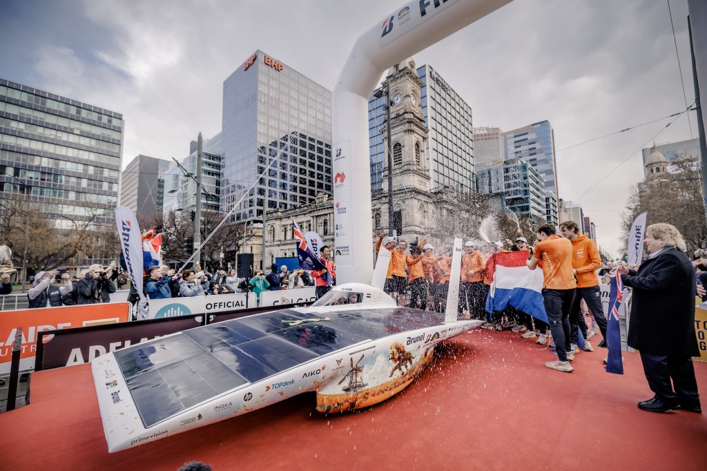 Elias Wawoe and Kevin van Hese win the 2025 world championship solar racing in&nbsp;Australia